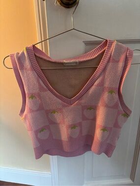 Altar'd State Pink Strawberry Knit V-Neck Crop Sweater Vest